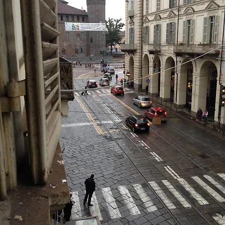 20 Steps From Piazza Castello Apartamento